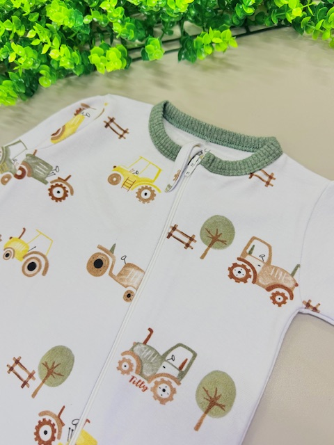 Macacão ziper trator menino RN– Tilly Baby - Imagem 4